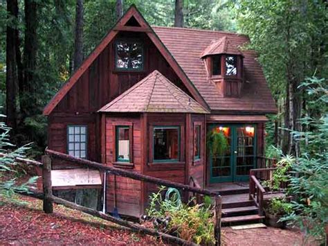 Tranquil Redwood Cabin - Mental Scoop