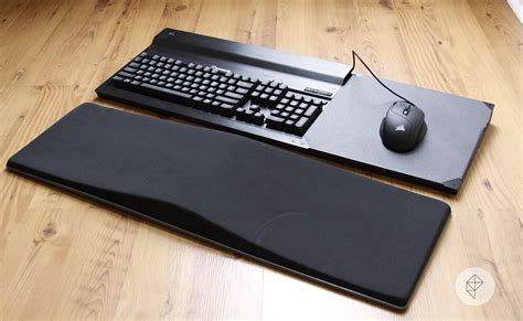 PC lapboard shootout: Corsair Lapdog vs. Roccat Sova | Polygon