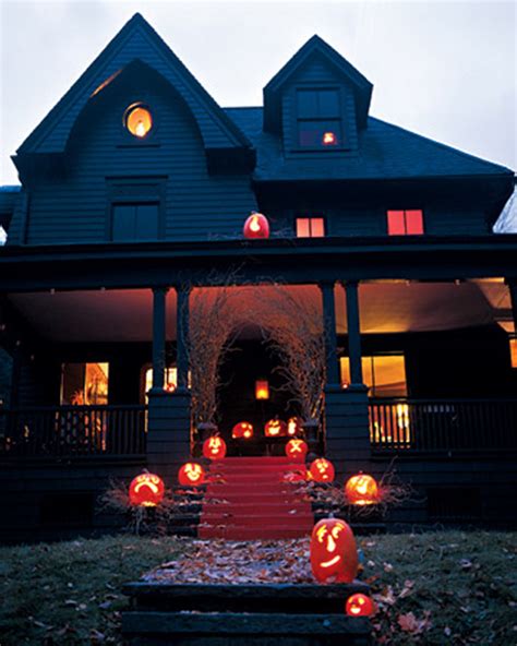 10 Creepy Outdoor Halloween Decorating Ideas - Shelterness