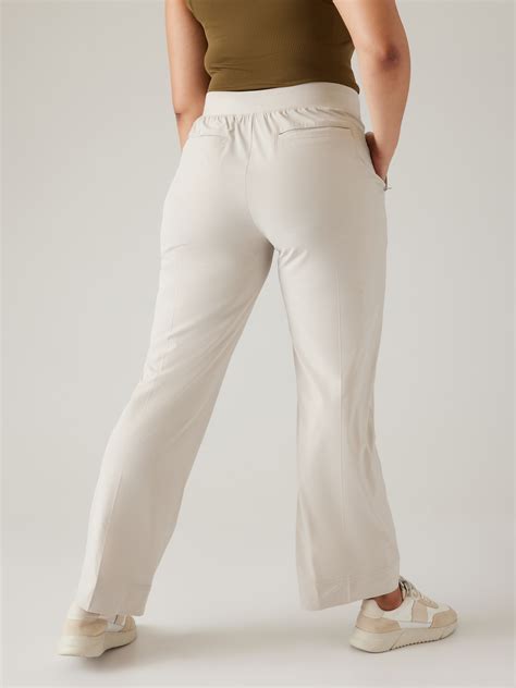 Brooklyn Heights High Rise Wide Trouser | Athleta