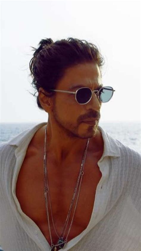 Shah Rukh Khan's Obsession For Sunglasses| Pathaan