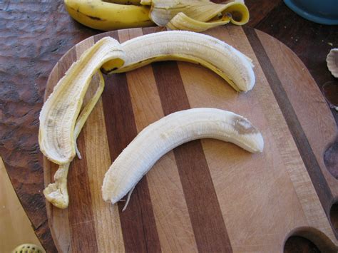 How to Freeze Bananas - SmoothieGains