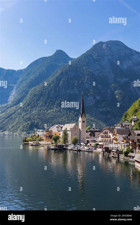 Lake Hallstatt and Hallstatt village, Salzkammergut, Upper Austria Stock Photo - Alamy