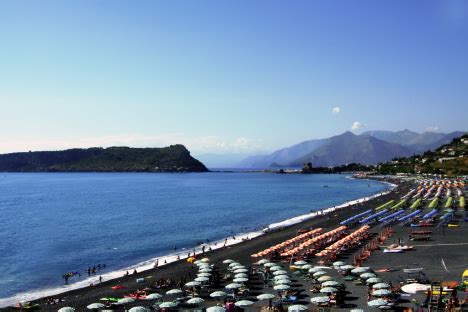 Praia a Mare – visit one of the most beautiful beaches in Calabria ...