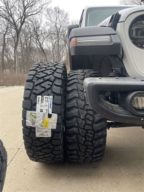 Toyo Open Country RT Trail 37X12.50X17 on a EcoDiesel Review | Jeep Gladiator (JT) News, Forum ...