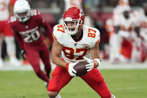 Chiefs list TE Travis Kelce as questionable on the injury report after ...