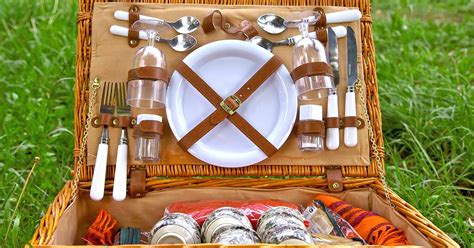 The Best Picnic Baskets on the Market in 2020 | A Foodal Buying Guide