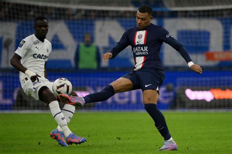 Mbappé reaches 200 PSG goals in win over Marseille