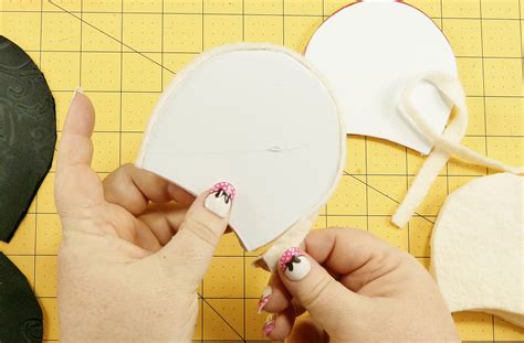 diy-mickey-mouse-ears-4 - Jennifer Maker