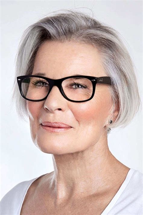 14 Best Hairstyles for Women over 50 with Glasses