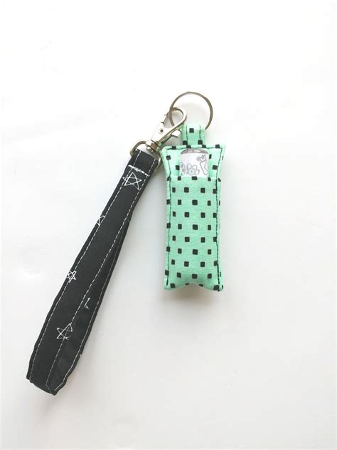 DIY Keychain Chapstick Holder Tutorial | Diy sewing gifts, Handmade gifts diy, Sewing projects ...