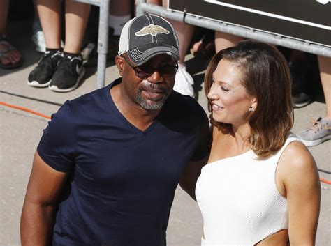 Country singer Darius Rucker names daughter after Dan Marino