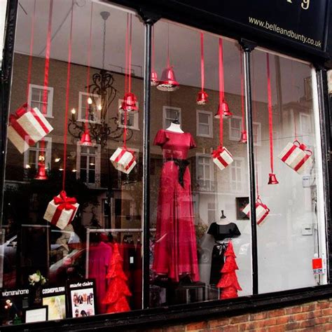 100+ Christmas Window Display Ideas - Part #2 | Holiday window display, Christmas shop window ...