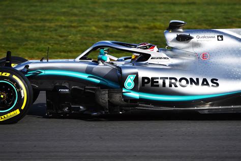 O favorito aos títulos da F1 está aqui: Eis o novo Mercedes-AMG