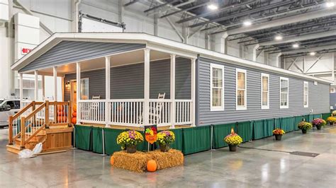 Incredibly Stunning Advantage 3268 241 Manufactured Home from Champion ...