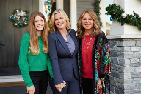 Marlo Thomas and Alison Sweeney Talk About Playing Mother And Daughter In Hallmark’s "A Magical ...