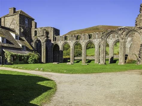 Llanthony Priory (Cadw) | VisitWales