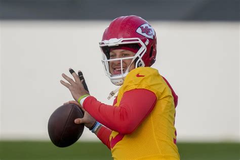 Patrick Mahomes spotted in Kansas City Chiefs training with strapped up hand as fears grow over ...