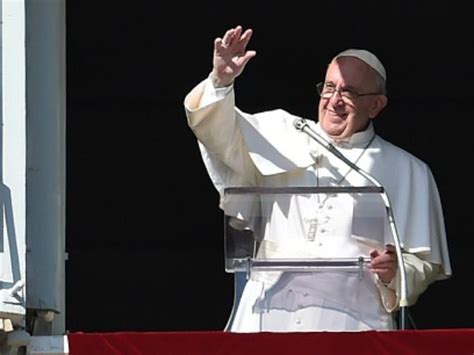 Pope Francis Praises the Many Un-Canonized, ‘Next-Door Saints’