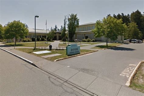 Lockdown lifted at Bayside Middle School - Saanich News