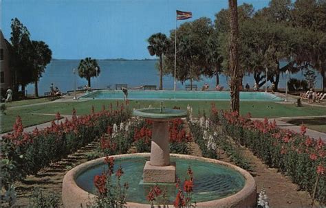 Lakeside Inn Mount Dora, FL Postcard