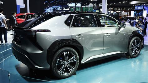 Salón de Shanghai 2021 : Toyota BZ4X Concept, una RAV4 eléctrica que llega en 2022 | Lista de Carros