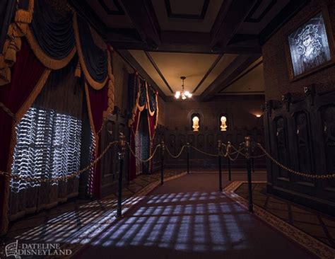 The portrait hallway at the haunted mansion | Haunted mansion, Haunted ...