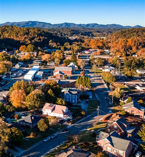 15 Charming Small Towns in Georgia – PureWow