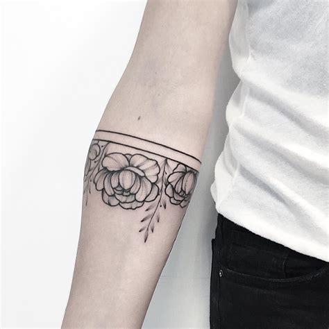 Floral Armband Tattoos • Arm Tattoo Sites