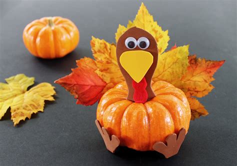 Thanksgiving Turkey Crafts To Make With Leaves - Atta Girl Says