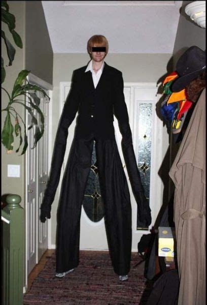 This Creepy “Tall Man” Costume Is Totally Awesome (5 pics) - Izismile.com