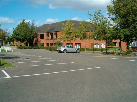 Stantonbury Campus © Richard Schmidt cc-by-sa/2.0 :: Geograph Britain and Ireland