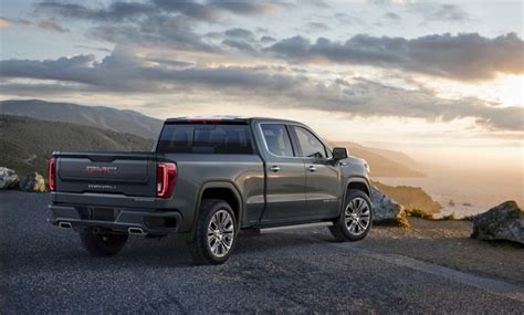 GM Updates Monroney Labels On 2021 GMC Sierra, Chevy Silverado Trucks