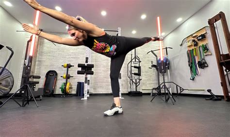 9 Balance Exercises for Stability and Strength | Garage Gym Reviews