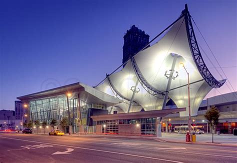 Rosa Parks Transit Center, Detroit, Michigan // Architect: Parsons Brinckeroff 2009 | Detroit ...