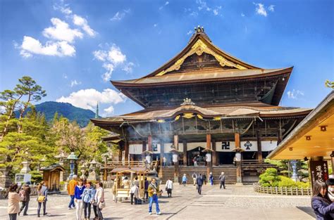 Zenkoji Temple - Nagano - Japan Travel