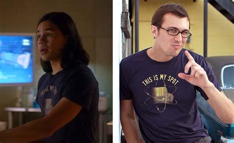 Every Shirt Cisco Ramon Wore On ‘The Flash,’ Ranked By Awesomeness | The flash, The flash cisco ...