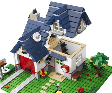 BegCanteq: Item # 3047: Pre-Order LEGO Creator Apple Tree House (5891) - 539 Piece set