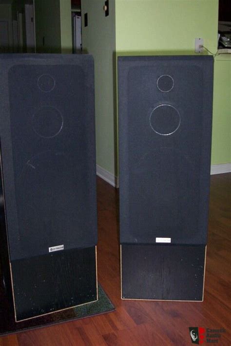 Floor-standing Hitachi speakers Photo #420883 - Canuck Audio Mart