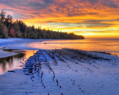 Pure Michigan: Norton Shores photographer releases best shots from National Lakeshore residency ...