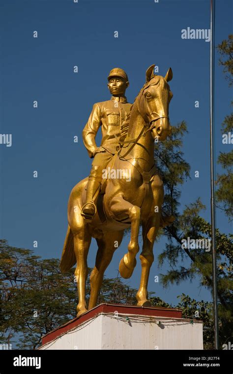 ASIA, MYANMAR (BURMA), Magway Region, Magwe, statue of General Aung San ...