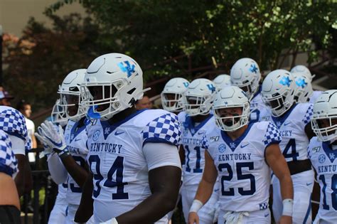 Kentucky Football uniforms ranked near the bottom in SEC by Rivals - A ...