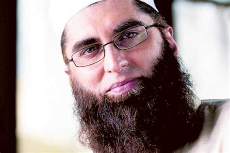 'Dil Dil Pakistan' singer Junaid Jamshed dies in plane crash