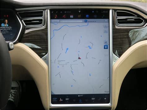 2025 Tesla Model S: 115 Interior Photos | U.S. News