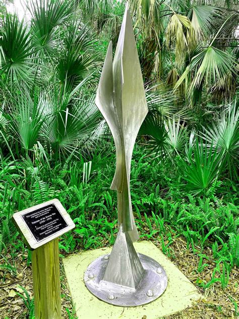 Garden Sculptures Honoring Veterans : Military Tributes : Art & Garden : Ormond Memorial Art Museum