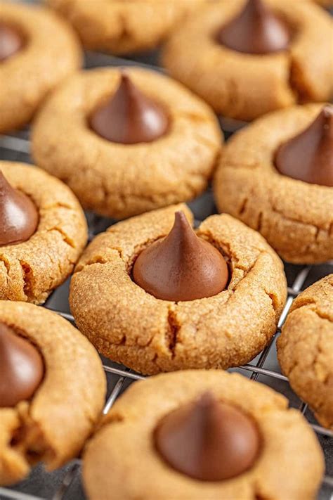 Peanut Butter Kiss Cookies only require 6 ingredients to create ...