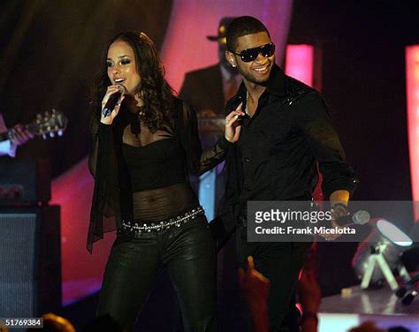 Alicia Keys Live In Concert Photos and Premium High Res Pictures ...