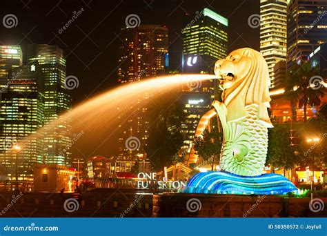 Singapore Merlion statue editorial photography. Image of icon - 50350572