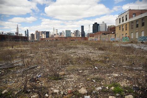 Exploring the last vestiges of Greenpoint’s post-industrial waterfront ...