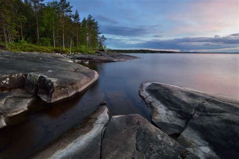 L'incantevole lago di Onega Beautiful Places, Coastline, River, Sky, Country, Natural Landmarks ...